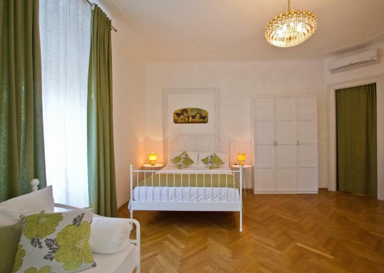 Golden Rooms Bed & Breakfast Trieste Ngoại thất bức ảnh