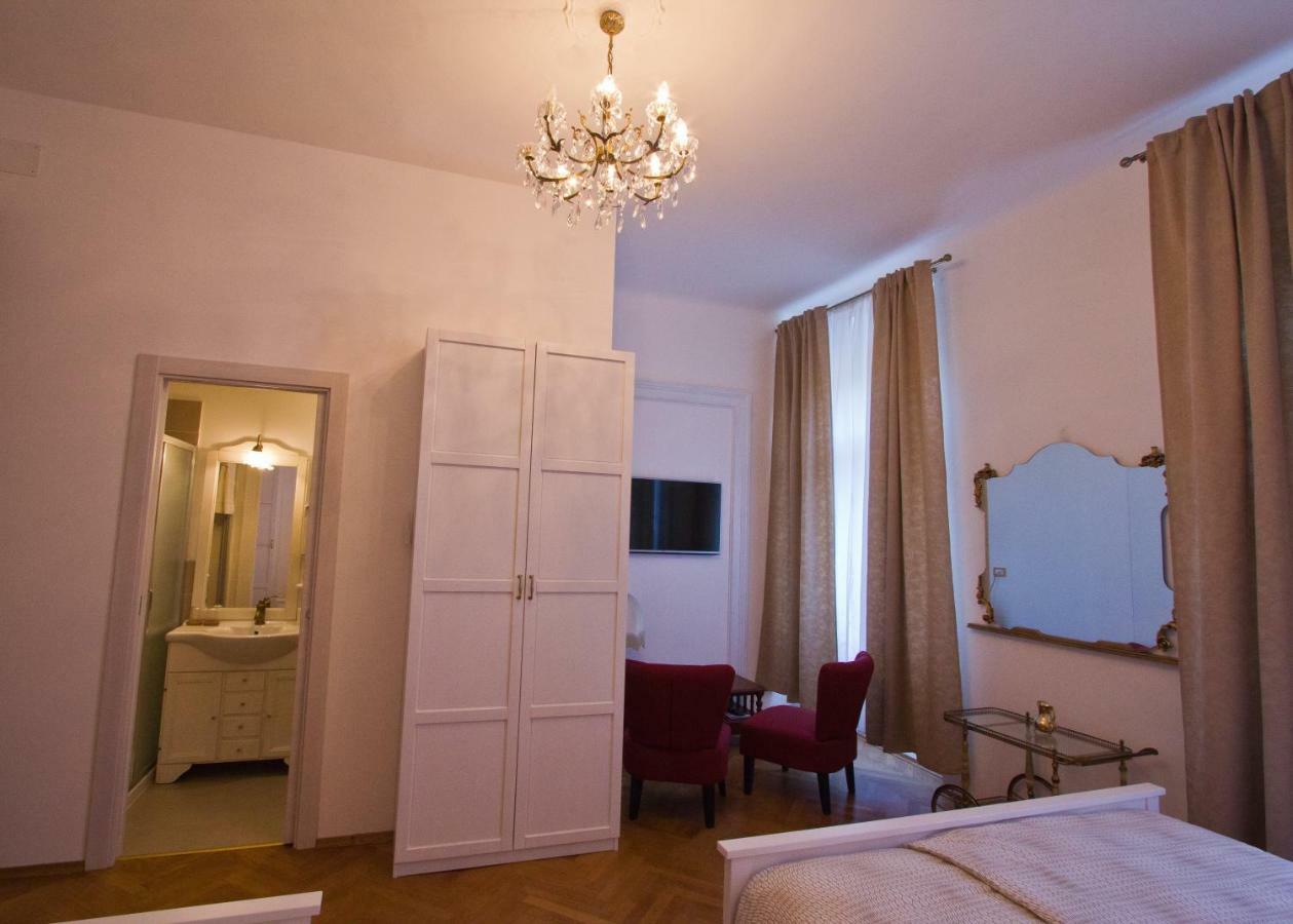 Golden Rooms Bed & Breakfast Trieste Ngoại thất bức ảnh